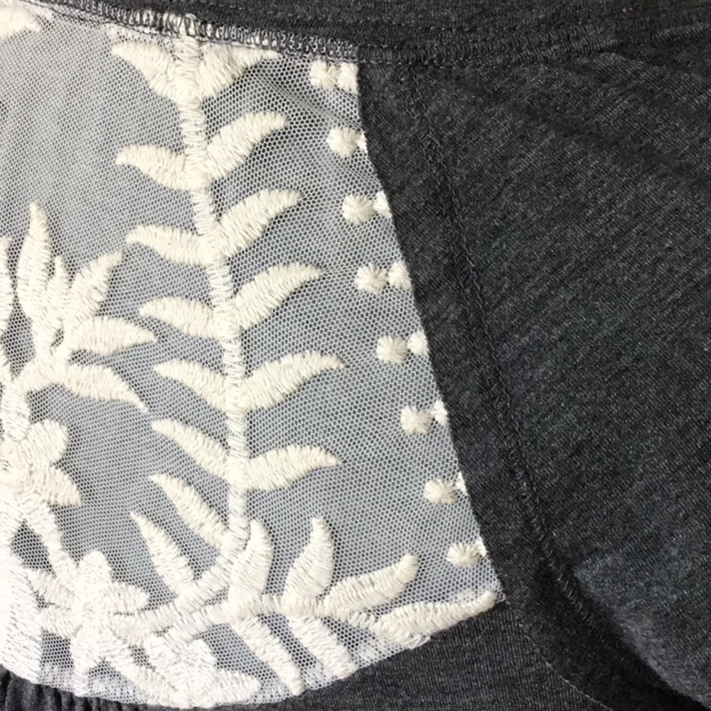 Embroidered Top - Picture 3 of 4